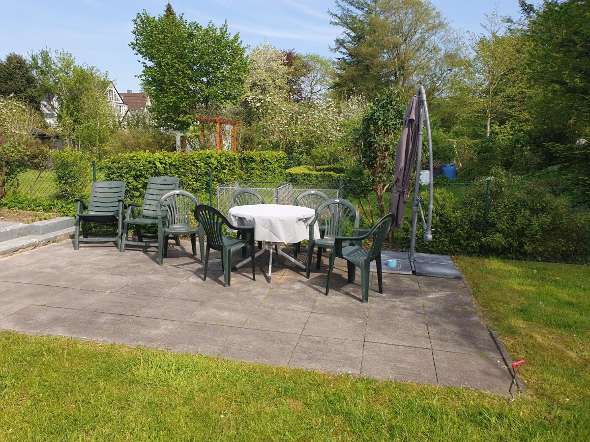 Charmante Haushaelfte Mit Garten Und Terrasse Flensburg Exterior photo